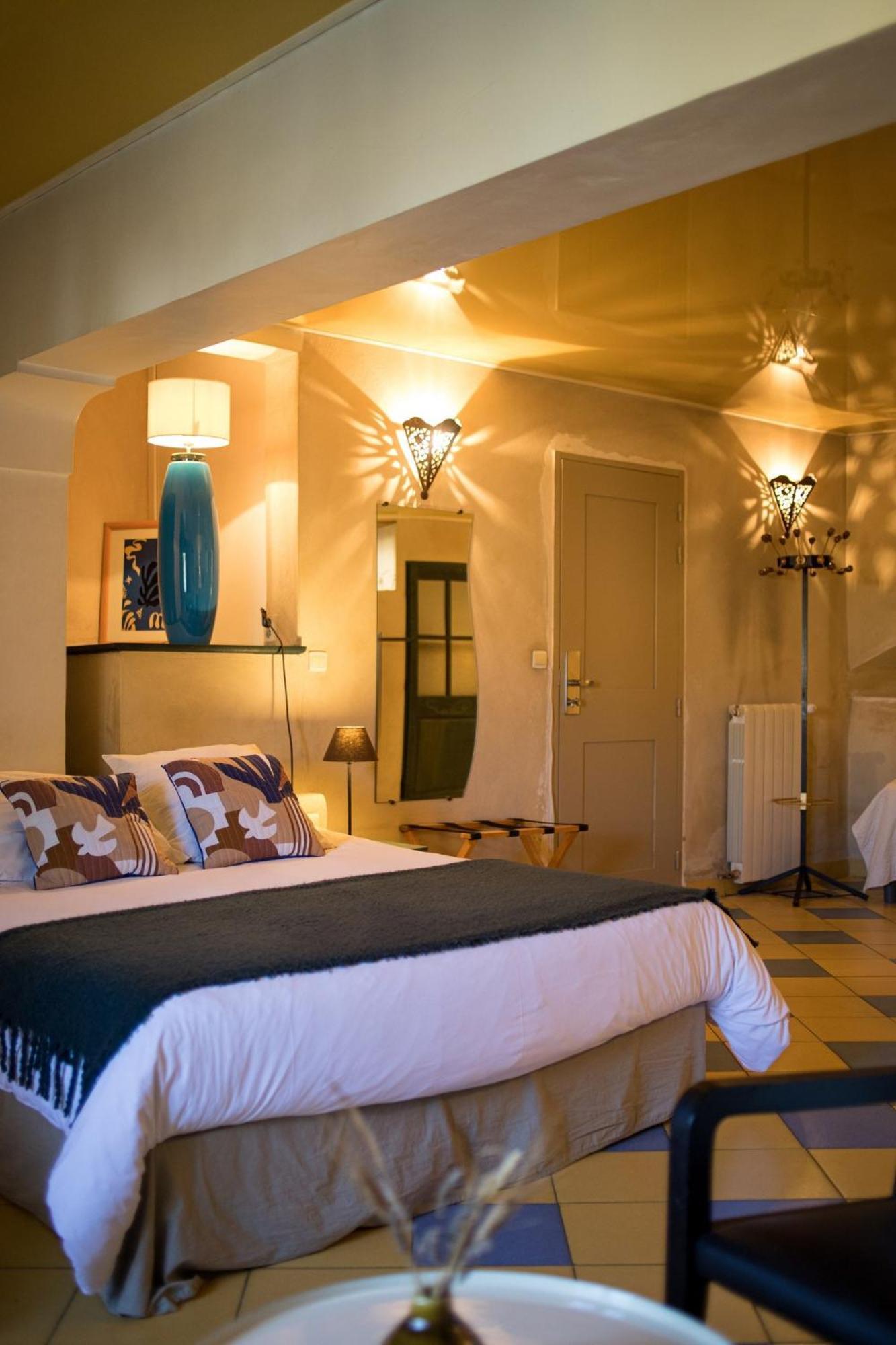 In Provence Hotel - Experience Atypique Venelles Bagian luar foto